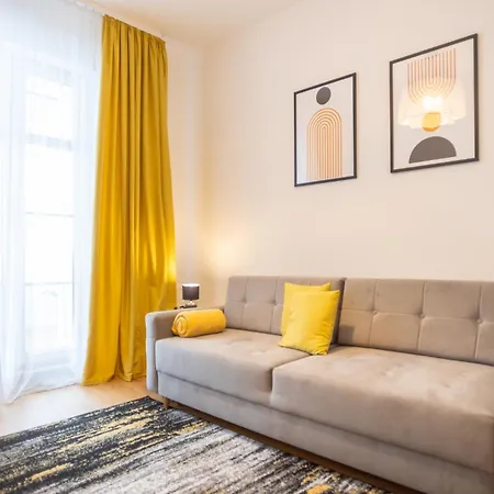 Na Krakowskiej, Myweek דירה