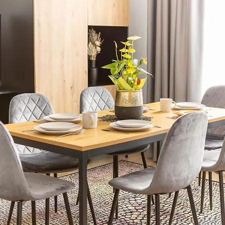 アパート Na Krakowskiej, Myweek *