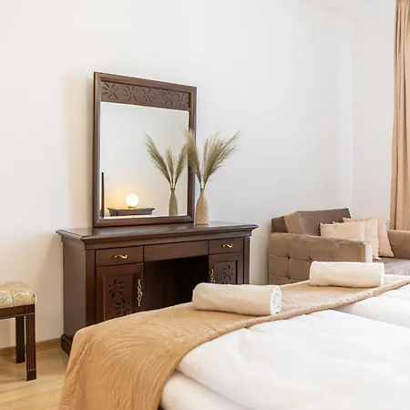 Na Krakowskiej, Myweek アパート