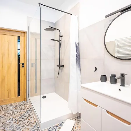 Na Krakowskiej, Myweek * דוז'ניקי ז'דרוז'