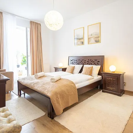 Na Krakowskiej, Myweek アパート