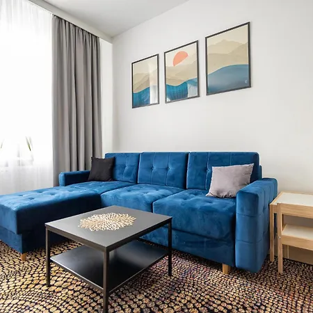 Na Krakowskiej, Myweek דוז'ניקי ז'דרוז'